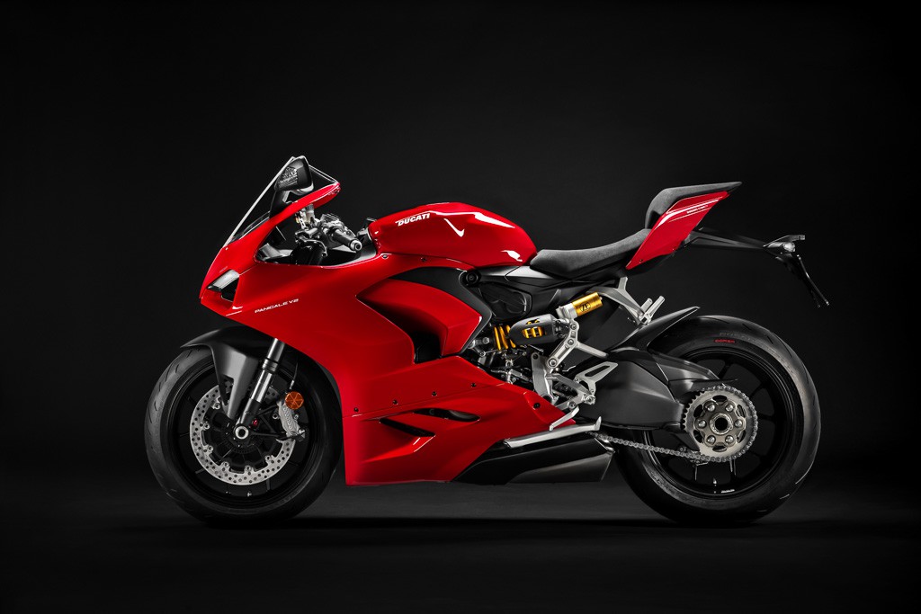gia-xe-ducati-thang-122020-panigale-v2-gia-615-trieu-dong-chinh-thuc-ve-viet-nam