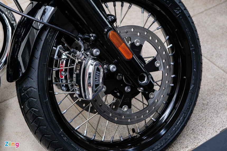 chi-tiet-bmw-r18-first-edition-dau-tien-ve-viet-nam-trang-bi-dong-co-boxer-kieu-dang-do-so