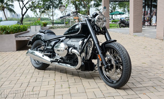 chi-tiet-bmw-r18-first-edition-dau-tien-ve-viet-nam-trang-bi-dong-co-boxer-kieu-dang-do-so