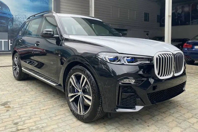 bmw-x7-m-sport-chinh-hang-ve-viet-nam-gia-re-bat-ngo-duoc-trang-bi-nhieu-tien-nghi