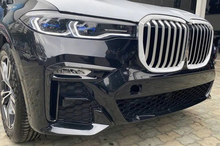 bmw-x7-m-sport-chinh-hang-ve-viet-nam-gia-re-bat-ngo-duoc-trang-bi-nhieu-tien-nghi