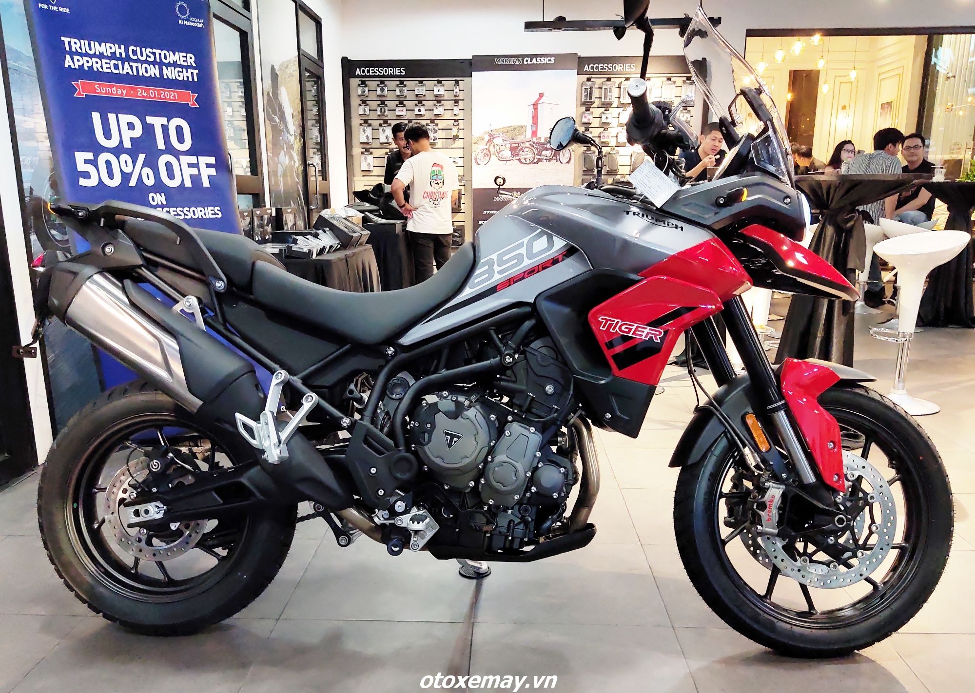 triumph-tiger-850-sport-ve-viet-nam-luoc-gian-thiet-ke-trang-bi-nhieu-chi-tiet-dat-gia