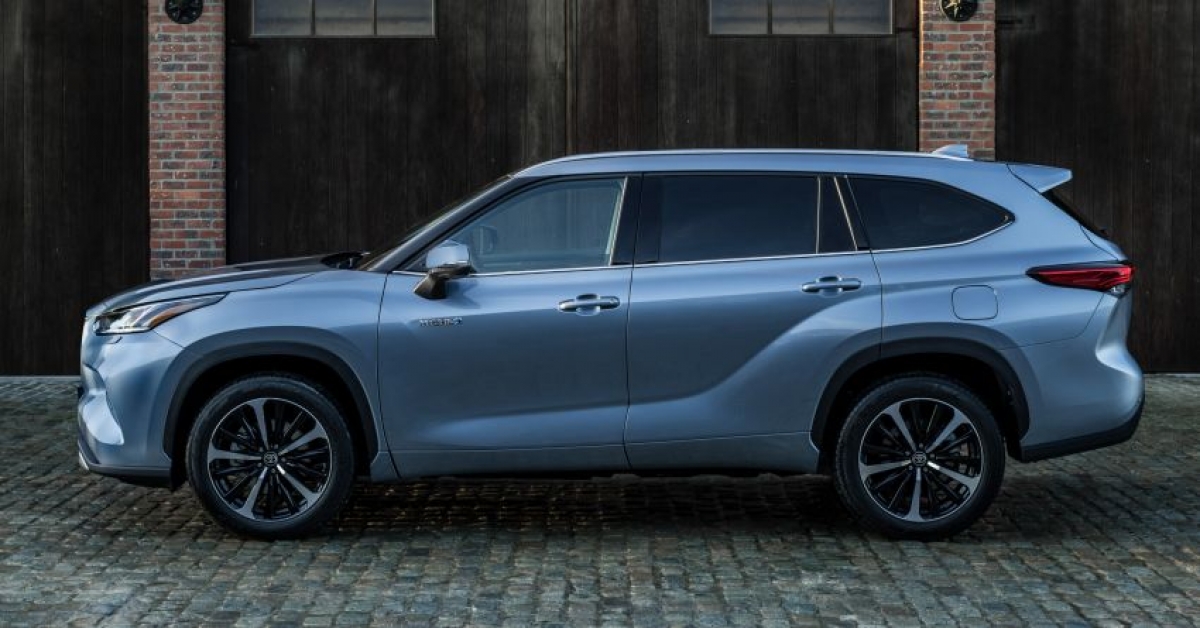 toyota-highlander-2021-ra-mat-dong-co-hybrid-244-ma-luc-so-huu-nhieu-cong-nghe-an-toan
