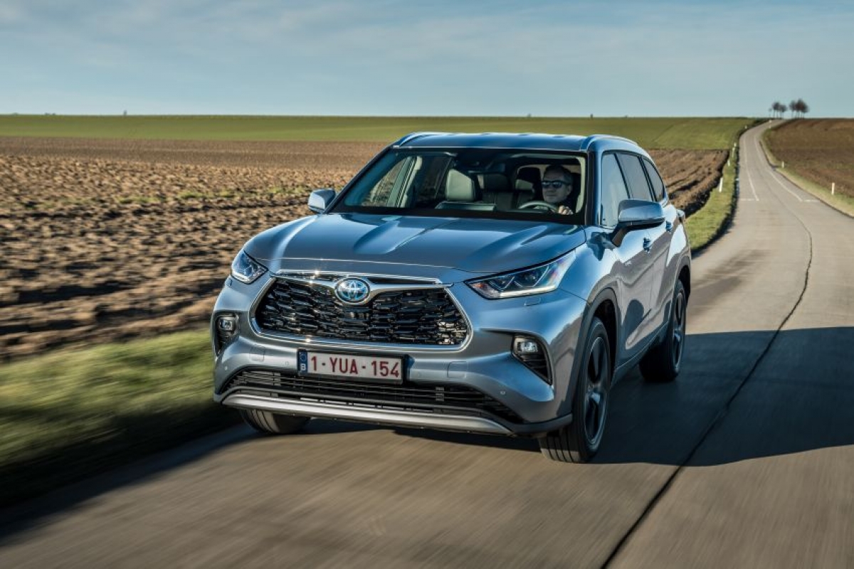 toyota-highlander-2021-ra-mat-dong-co-hybrid-244-ma-luc-so-huu-nhieu-cong-nghe-an-toan