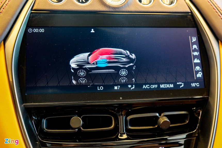 aston-martin-dbx-dau-tien-tai-viet-nam-mau-suv-sieu-sang-dong-co-cong-suat-550-ma-luc