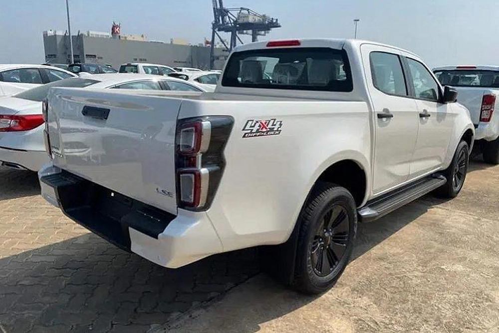 isuzu-d-max-2021-bat--ngo-ve-viet-nam-cai-tien-tu-thiet-ke-den-cong-nghe-tinh-nang