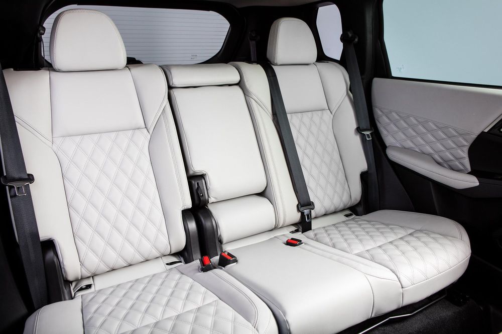 ra-mat-mitsubishi-outlander-moi-nang-cap-thiet-ke-suc-manh-181-ma-luc