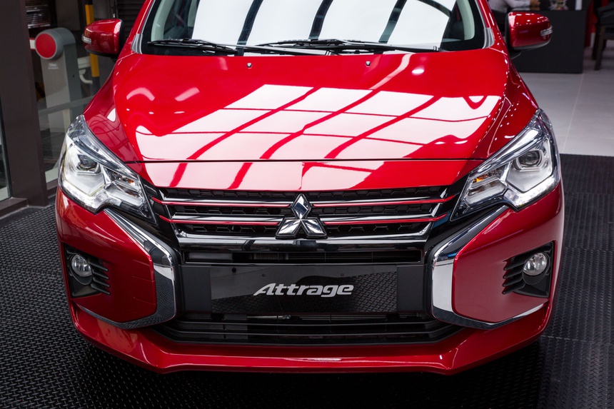 mitsubishi-attrage-premium-ra-mat-bo-sung-tien-nghi-nang-cap-trang-bi mitsubishi-attrage-premium-ra-mat-bo-sung-tien-nghi-nang-cap-trang-bi