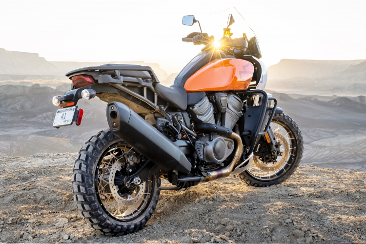 ra-mat-harley-davidson-pan-america-1250-ngoai-hinh-ham-ho-dong-co-revolution-max-dam-chat-my