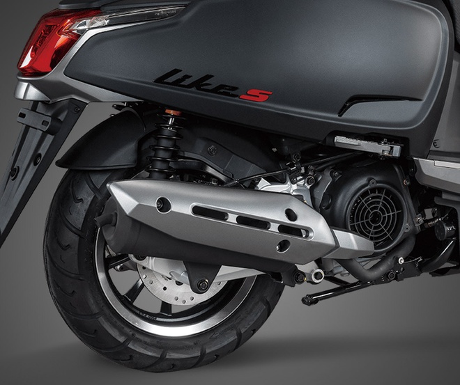 can-canh-xe-ga-kymco-like-125-sport-2021-thiet-ke-co-dien-trang-bi-loat-cong-nghe-hien-dai