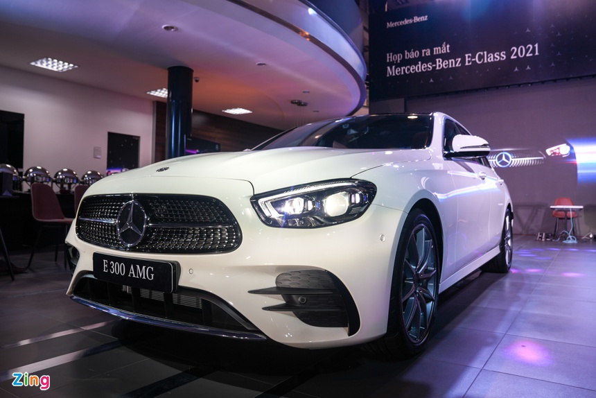 ra-mat-mercedes-benz-e-class-2021-thiet-ke-dot-pha-trang-bi-loat-cong-nghe-an-toan
