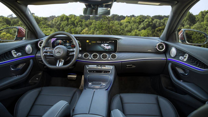 ra-mat-mercedes-benz-e-class-2021-thiet-ke-dot-pha-trang-bi-loat-cong-nghe-an-toan ra-mat-mercedes-benz-e-class-2021-thiet-ke-dot-pha-trang-bi-loat-cong-nghe-an-toan
