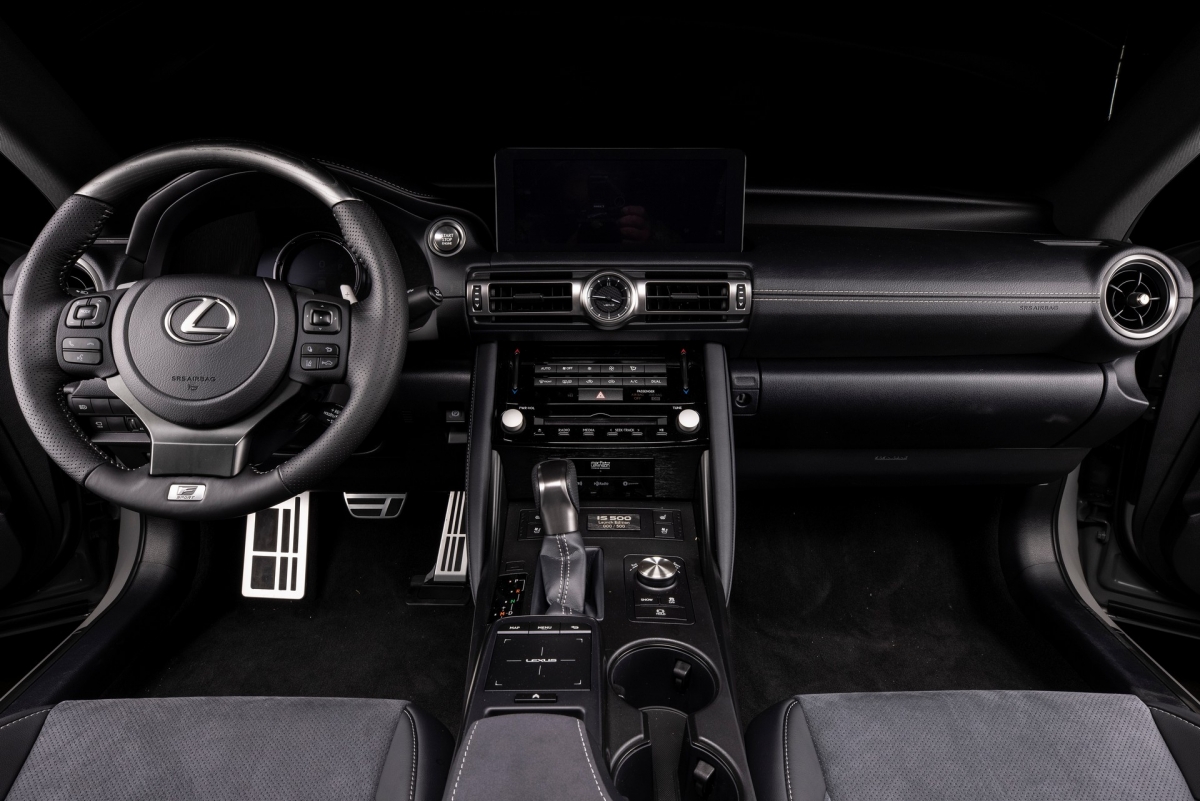 lexus-is-500-f-sport-performance-launch-edition-2022-ra-mat-mau-son-doc-dong-co-472-ma-luc lexus-is-500-f-sport-performance-launch-edition-2022-ra-mat-mau-son-doc-dong-co-472-ma-luc