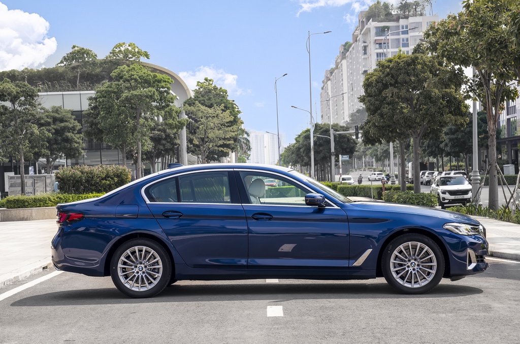 bmw-5-series-2021-ra-mat-tuy-chon-3-phien-ban-trang-bi-nhieu-tien-nghi