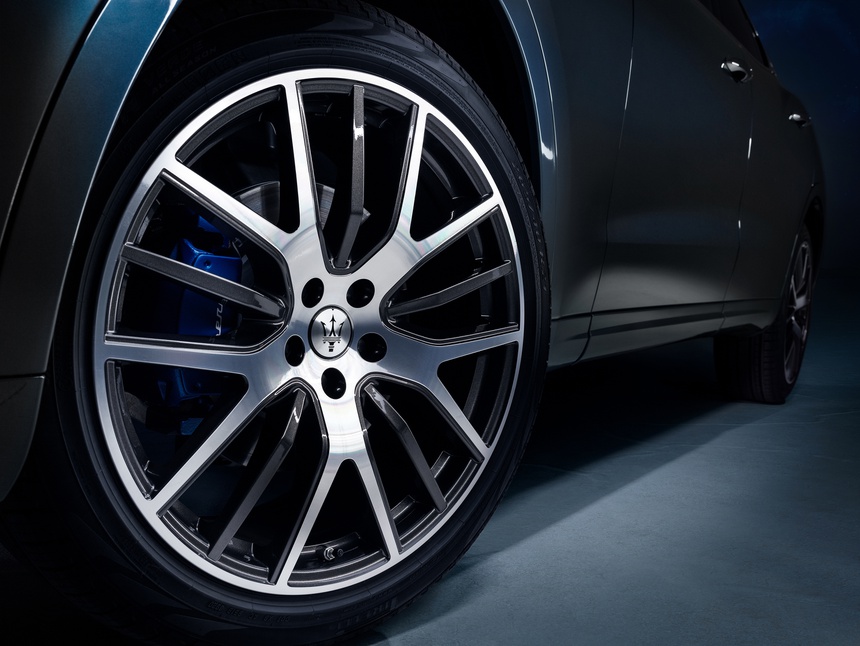 maserati-ra-mat-levante-hybrid-ngoai-hinh-ham-ho-dong-co-manh-330-ma-luc