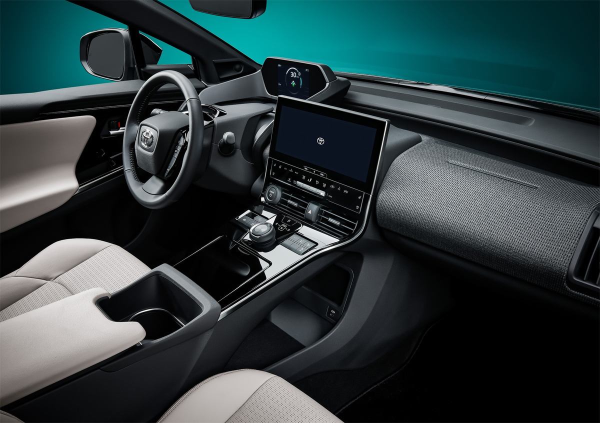 ngam-chiec-xe-dien-dau-tien-cua-hang-xe-nhat-toyota-bz4x-ngoai-hinh-tuong-dong-rav4 ngam-chiec-xe-dien-dau-tien-cua-hang-xe-nhat-toyota-bz4x-ngoai-hinh-tuong-dong-rav4