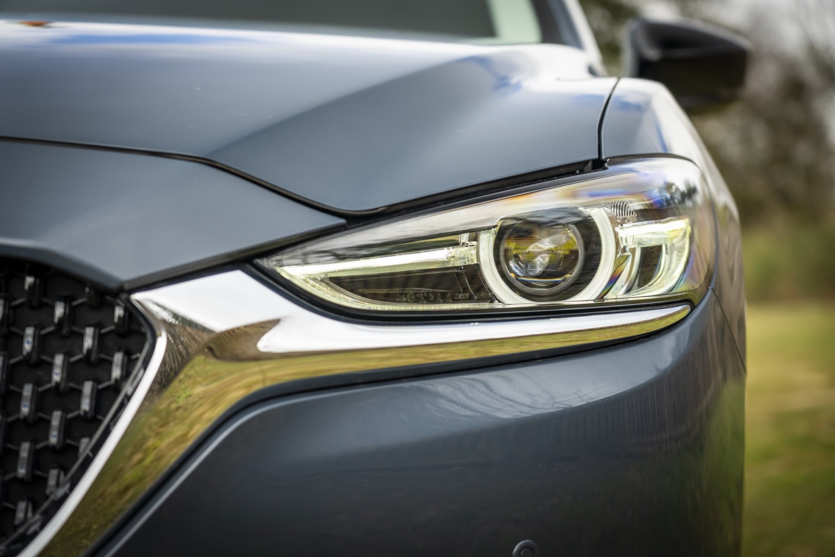 ngam-ban-dac-biet-cua-mazda6-kuro-edition-2021-mau-son-doc-dao-so-huu-nhieu-trang-bi-hien-dai