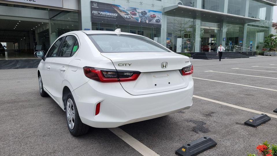 lo-dien-honda-city-e-gia-499-trieu-dong-luoc-bo-mot-so-trang-bi