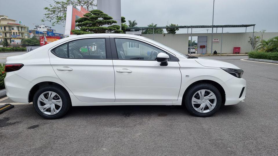 lo-dien-honda-city-e-gia-499-trieu-dong-luoc-bo-mot-so-trang-bi lo-dien-honda-city-e-gia-499-trieu-dong-luoc-bo-mot-so-trang-bi