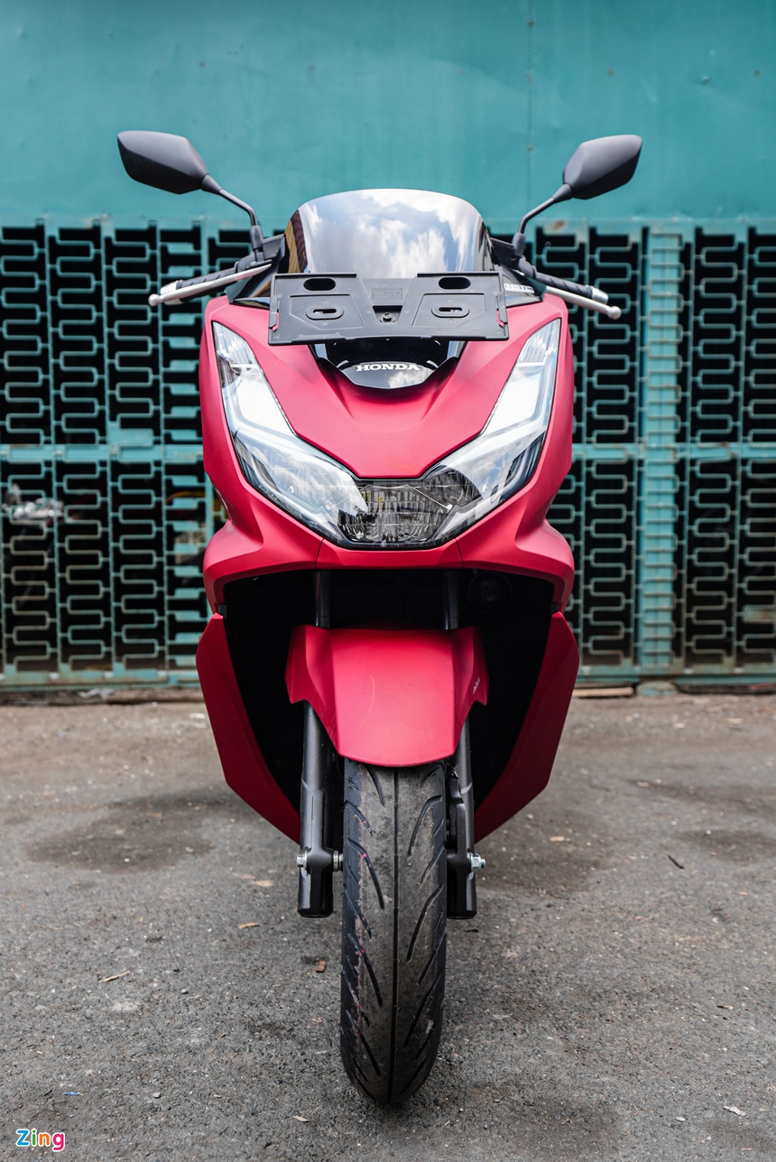 can-canh-honda-pcx-160-dau-tien-ve-viet-nam-trang-bi-dong-co-esp-moi-gia-ban-chua-tiet-lo