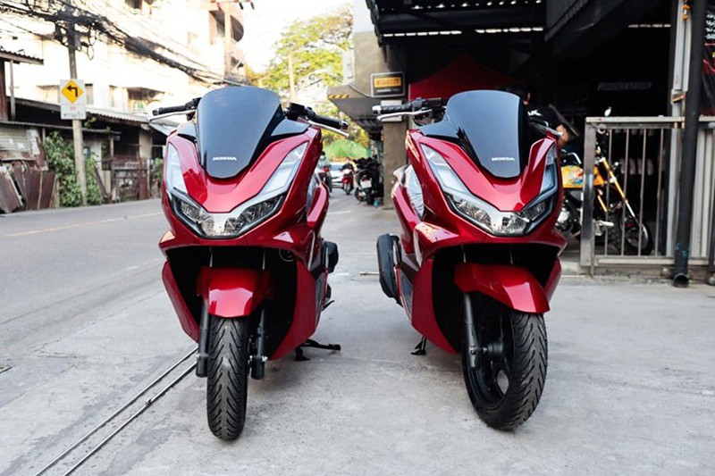 can-canh-honda-pcx-160-dau-tien-ve-viet-nam-trang-bi-dong-co-esp-moi-gia-ban-chua-tiet-lo