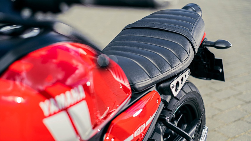 chi-tiet-yamaha-xsr-125-vua-ra-mat-ngoai-hinh-dep-mat-so-huu-nhieu-trang-bi-an-tuong