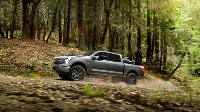 ra-mat-mau-xe-thuan-dien-ford-f-150-lightning-so-huu-nhieu-tinh-nang-hien-dai-va-thong-minh