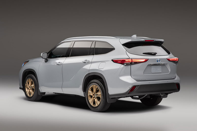 toyota-highlander-bronze-edition-2022-ra-mat-thiet-ke-doc-dao-sieu-tiet-kiem-xang