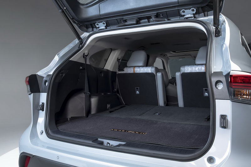toyota-highlander-bronze-edition-2022-ra-mat-thiet-ke-doc-dao-sieu-tiet-kiem-xang