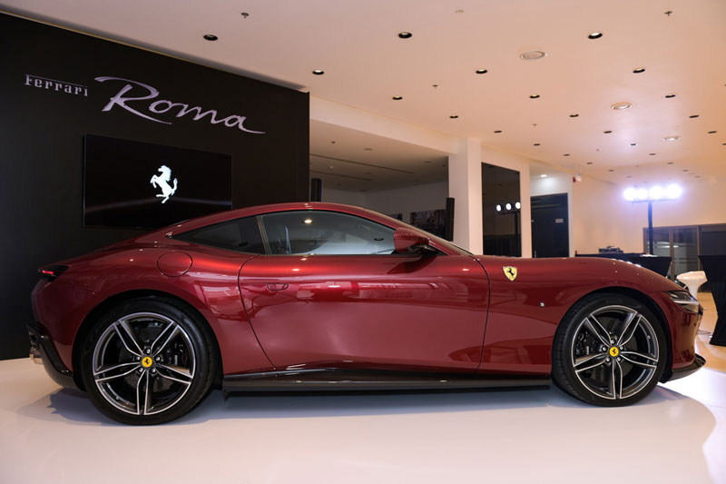 can-canh-ferrari-roma-chinh-hang-vua-ra-mat-kieu-dang-mem-mai-dong-co-cong-suat-612-ma-luc