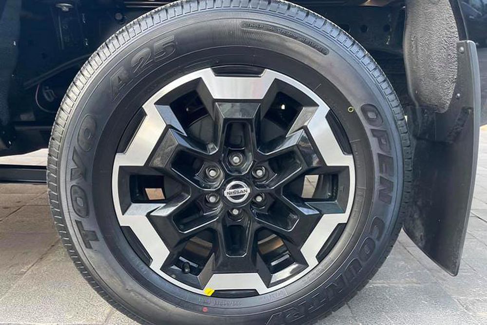 nissan-navara-2021-co-gi-de-canh-tranh-voi-ford-ranger-tai-viet-nam