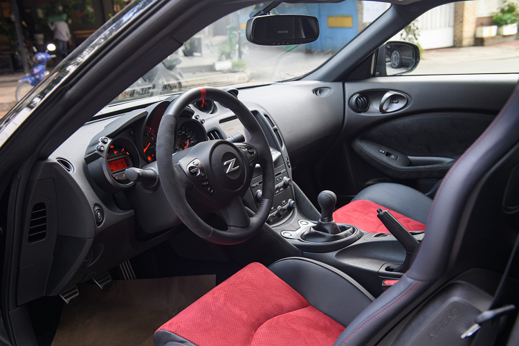 nissan-370z-nismo-hang-hiem-ve-viet-nam-kieu-dang-nho-gon-dong-co-cong-suat-350-ma-luc