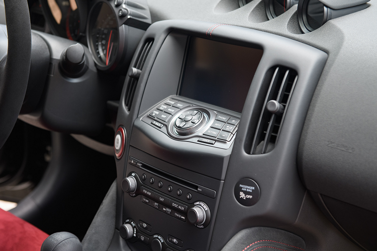 nissan-370z-nismo-hang-hiem-ve-viet-nam-kieu-dang-nho-gon-dong-co-cong-suat-350-ma-luc
