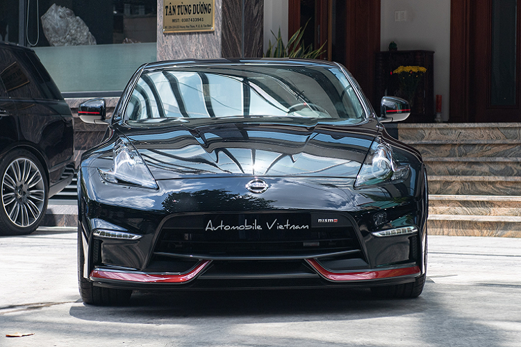 nissan-370z-nismo-hang-hiem-ve-viet-nam-kieu-dang-nho-gon-dong-co-cong-suat-350-ma-luc