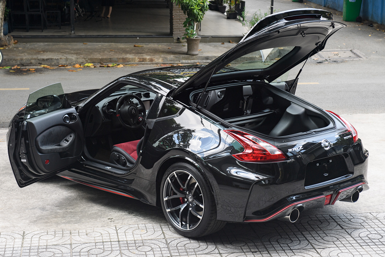 nissan-370z-nismo-hang-hiem-ve-viet-nam-kieu-dang-nho-gon-dong-co-cong-suat-350-ma-luc