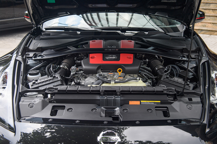 nissan-370z-nismo-hang-hiem-ve-viet-nam-kieu-dang-nho-gon-dong-co-cong-suat-350-ma-luc