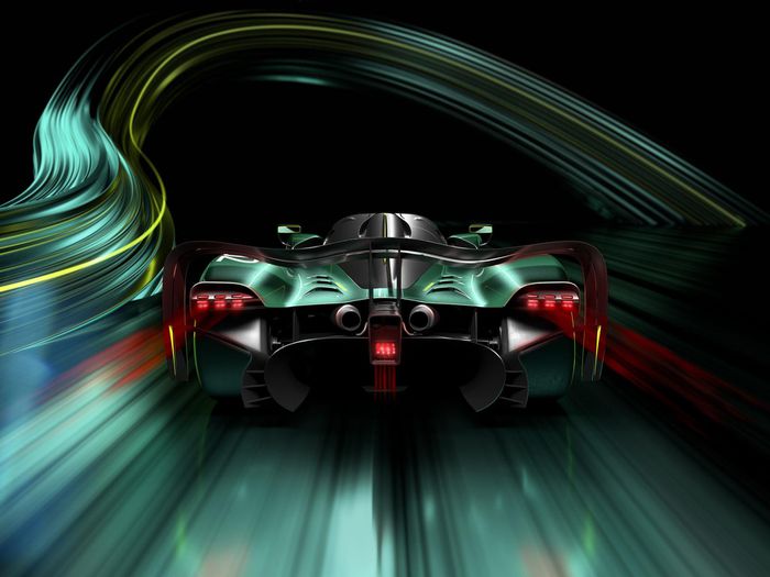 aston-martin-valkyrie-amr-pro-ra-mat-xe-dua-manh-1000-ma-luc-thiet-ke-nhu-phi-thuyen