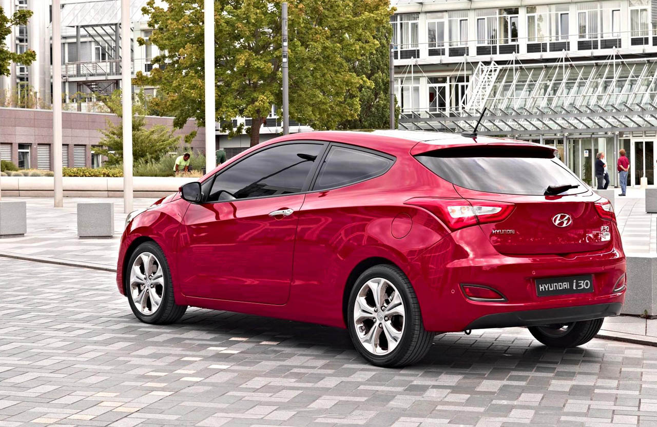 &Ocirc; t&ocirc; gi&aacute; rẻ Hyundai i30 2014 sở hữu thiết kế ngoại thất bắt mắt