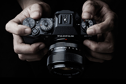 M&aacute;y ảnh du lịch gi&aacute; rẻ Fujifilm X-T1 nổi bật với thao t&aacute;c lấy n&eacute;t tự động, xử l&yacute; ảnh v&agrave; hiển thị ảnh đều rất nhanh