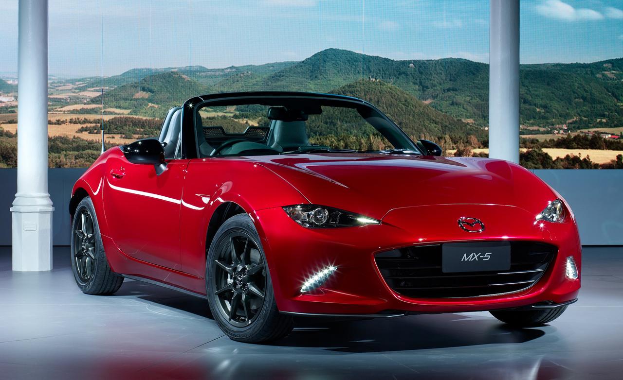 Kỷ niệm 25 năm ra mắt dòng xe mui xếp dẫn động cầu sau MX-5, Mazda sẽ đưa ra thị trường chiếc MX-5 thế hệ thứ 4 với tên gọi Miata. Chiếc roadster này được trang bị công nghệ SkyActiv giúp giảm trọng lượng xe, tăng thêm hiệu suất nhiên liệu mà không cần đến công nghệ hybrid hay CVT, động cơ hợp kim nhôm 2 lít 4 xi-lanh 16 van. Đặc biệt, siêu xe này sở hữu thiết kế thanh lịch và sang trọng. Ở phiên bản hộp số sàn 6 cấp, động cơ sản sinh 167 mã lực ở vòng quay 7.000 vòng/phút. Với phiên bản sử dụng hộp số tự động, động cơ đạt công suất 158 mã lực tại vòng quay 6.700 vòng/phút. Cả hai phiên bản đều có mô-men xoắn cực đại 140lb-ft/190Nm ở vòng quay 5.000 vòng/phút.