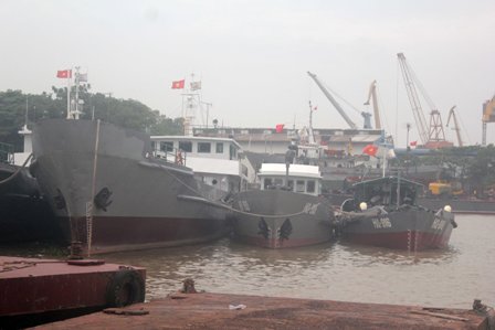 Nhiều phương tiện tìm kiếm cứu nạn chuyên dụng đã sẵn sàng ứng cứu khi cần nếu bão đổ bộ.
