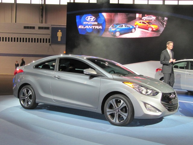 Hyundai Elantra 2012 &ndash; 2013 cũ gi&aacute; 400 triệu