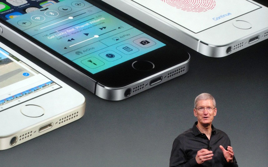 Ngay sau khi chiếc iPhone 5 mới nhất  cùng với mẫu iPhon 5c với mức giá rẻ hơn ra mắt vào ngày 10/9/2013 thì tin đồn về thế hệ smartphone mới của Apple đã bắt đầu xuất hiện.
