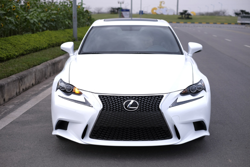 Si&ecirc;u xe Lexus IS250 F &ndash; Sport 2014 sở hữu những t&iacute;nh năng độc đ&aacute;o