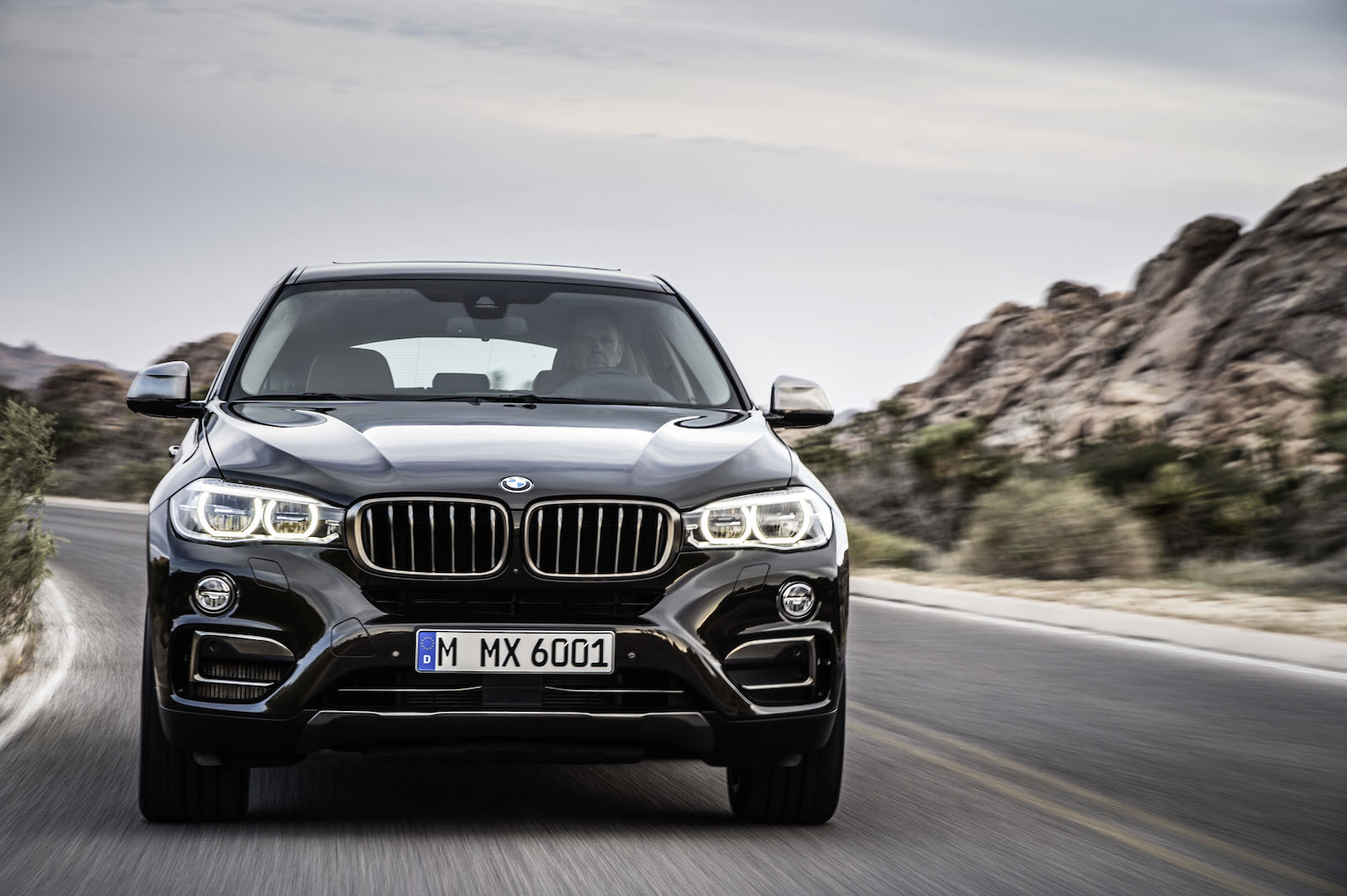 Gi&aacute; của BMW X6 được nh&agrave; sản xuất ch&iacute;nh thức c&ocirc;ng bố ng&agrave;y h&ocirc;m qua 