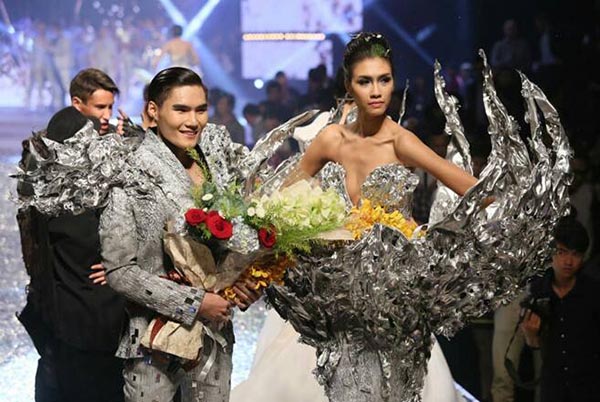 Qu&aacute;n qu&acirc;n Vietnam's next top model 2014 l&agrave; hai th&iacute; sinh l&agrave; Nguyễn Oanh v&agrave; Quang H&ugrave;ng