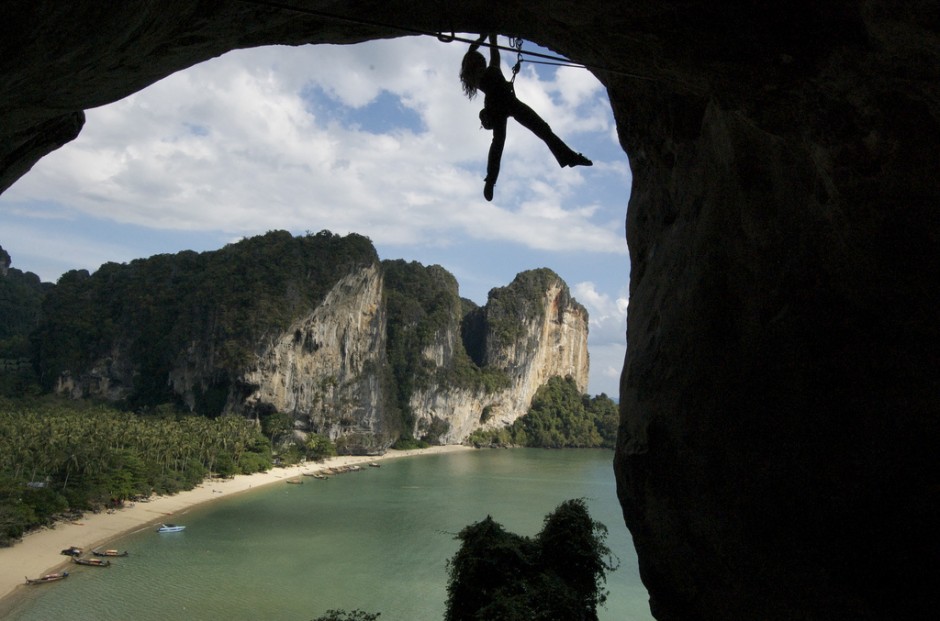  Nằm giữa Krabi và Ao Nang, những vách núi đá vôi của Railay – Thái Lan cũng đủ để mang lại cảm giác tuyệt vời cho các nhà leo núi đẳng cấp.
