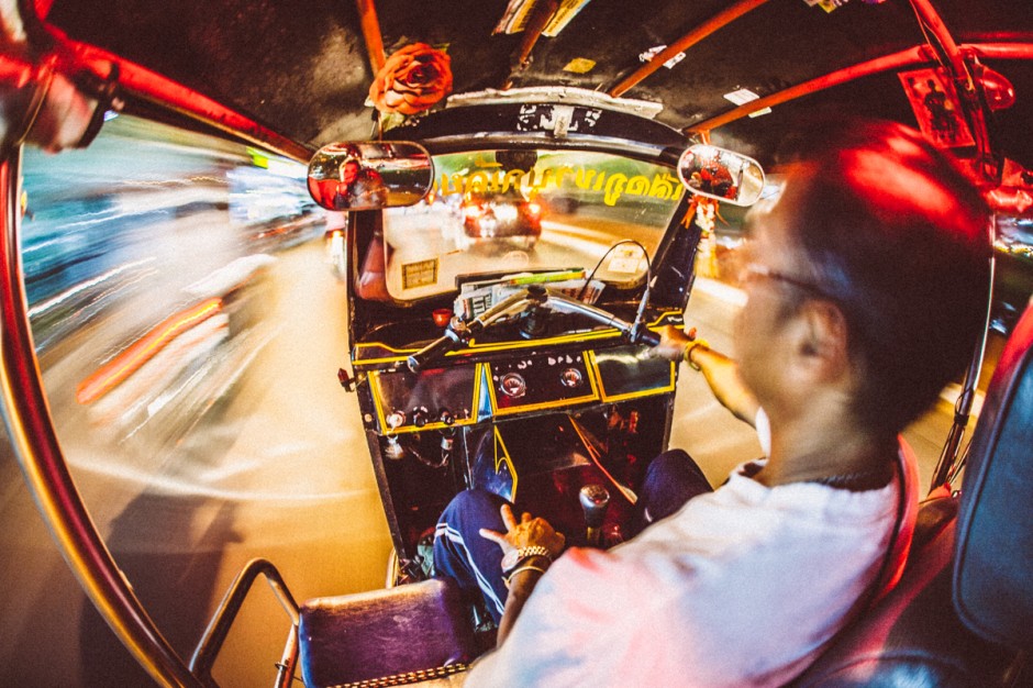 Tuk-Tuk dường như đã trở thành ‘đặc sản’ của Thái Lan. Hãy chắc chắn để có có cái giá tốt khi ‘phượt’ Bangkok trên xe Tuk-tuk
