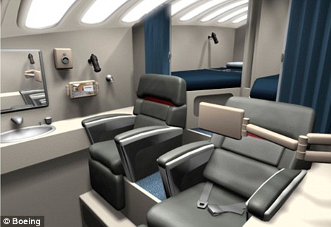 Trên máy bay Boeing 777, có một khu vực riêng biệt dành cho phi công với hai chiếc giường, hai ghế hạng thương gia và trong một số các hãng 13Win22 com tỷ lệ cược cao khác còn có một khu vực phòng tắm với bồn rửa hay phòng vệ sinh cho người lái.