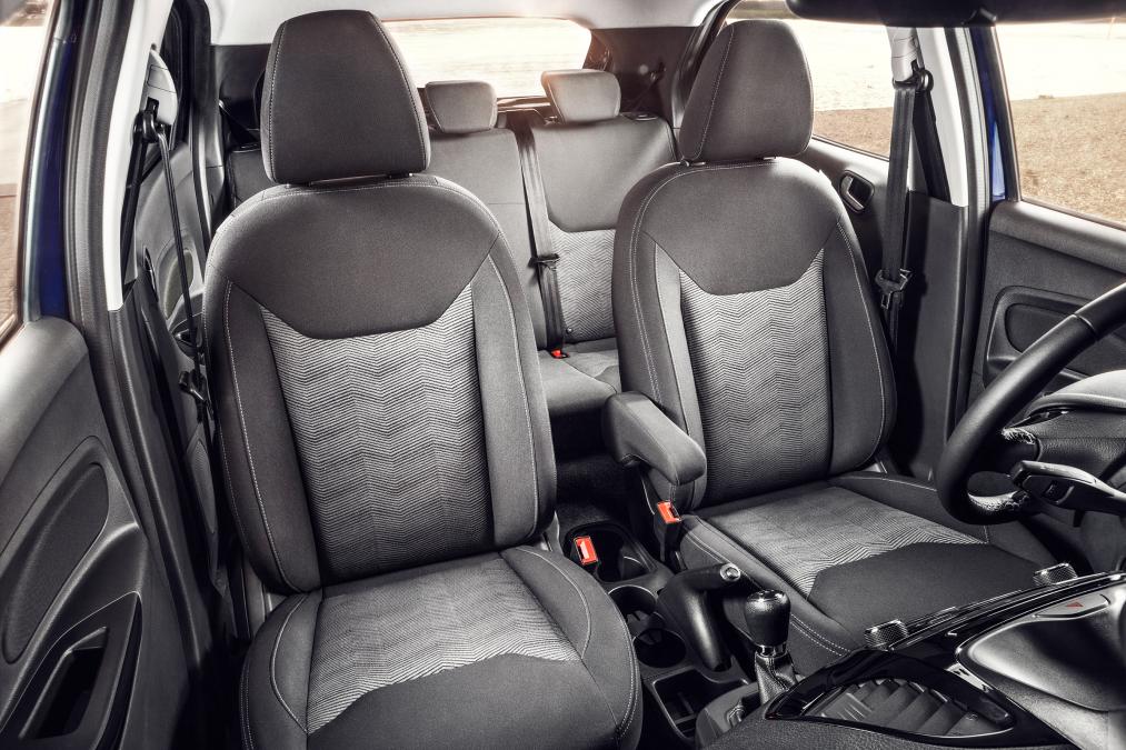 Với phi&ecirc;n bản Ford Ka hatchback, chiếc xe c&oacute; thể t&iacute;ch khoang h&agrave;nh l&yacute; đạt 275 l&iacute;t, b&aacute;o Vietnamnet cho hay. Ảnh: Tr&iacute; thức trẻ